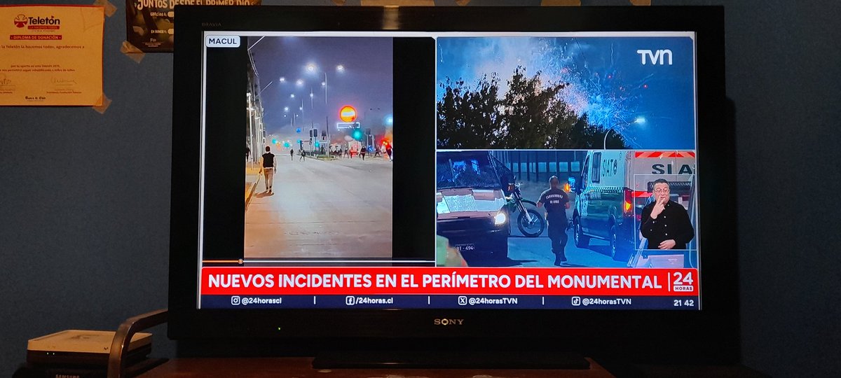 Cristobalgut998's tweet photo. Ultima hora se suspende el Partido de Colo Colo contra Fortaleza por Incidentes en el Estadio Monumental #24HorasCentral #CHVNoticias #T13Central #Libertadores2025 #ColoColo https://t.co/VGuMmJqAvR