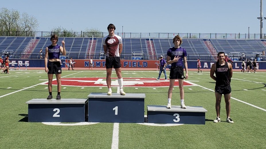 Bigtime congratulations to our track regional qualifiers!!

💥Kayleigh Wooldrodge - 800
💥Phillip Thomas - Pole Vault