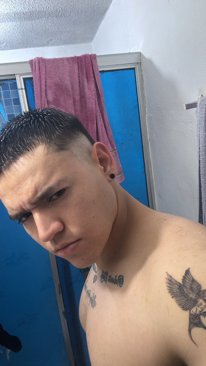 Con el coco rapado🥵, venta de contenido manden ig interesados= instagram.com/robert_o180?ig… ✅✅✅✅✅ promociones al día algo bien
