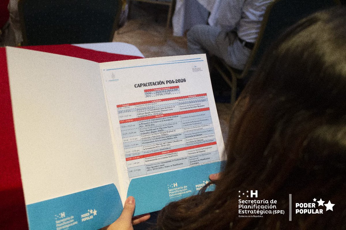 spe_hn's tweet photo. 🤩🧐La Secretaría de Planificación Estratégica lidera el proceso de de lineamientos para la elaboración del Plan Operativo Anual (POA) 2026, en conjunto con la @sedhHonduras, @SEFINHN,  @semujer_hn y  @CancilleriaHN . 🇭🇳

¡El Estado se planifica con visión estratégica, eficiencia y compromiso con nuestro pueblo!❤️✊🏻
