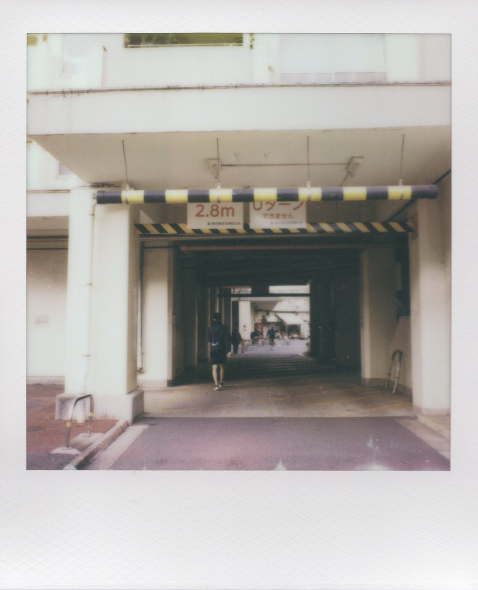 AKR_'s tweet photo. 巨大団地
.
.
.
#polaroid #polaroidslr680 #slr680 #instant #analog #film #filmphotography #filmcamera #tokyo https://t.co/9mmlBVj7Vu
