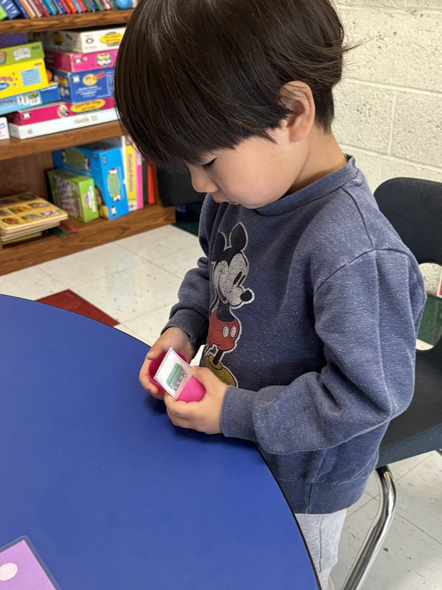 Hanging with my #peeps in preschool 🐰