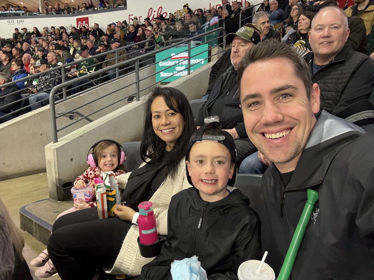 WillHeeman's tweet photo. @CoultersRx @LondonKnights cheering on our boys in Section 117, Row G, Seats 1-4!

First ever game for my daughter, and we met Scorezy! 😁

#goknightsgo #snapshotgiveaway https://t.co/uclzwUY3Dm
