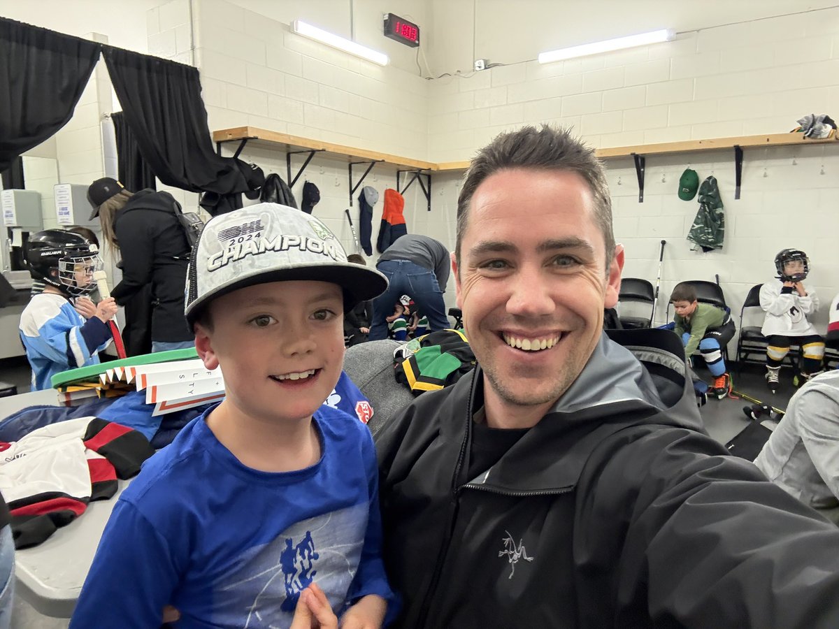WillHeeman's tweet photo. @CoultersRx @LondonKnights cheering on our boys in Section 117, Row G, Seats 1-4!

First ever game for my daughter, and we met Scorezy! 😁

#goknightsgo #snapshotgiveaway https://t.co/uclzwUY3Dm