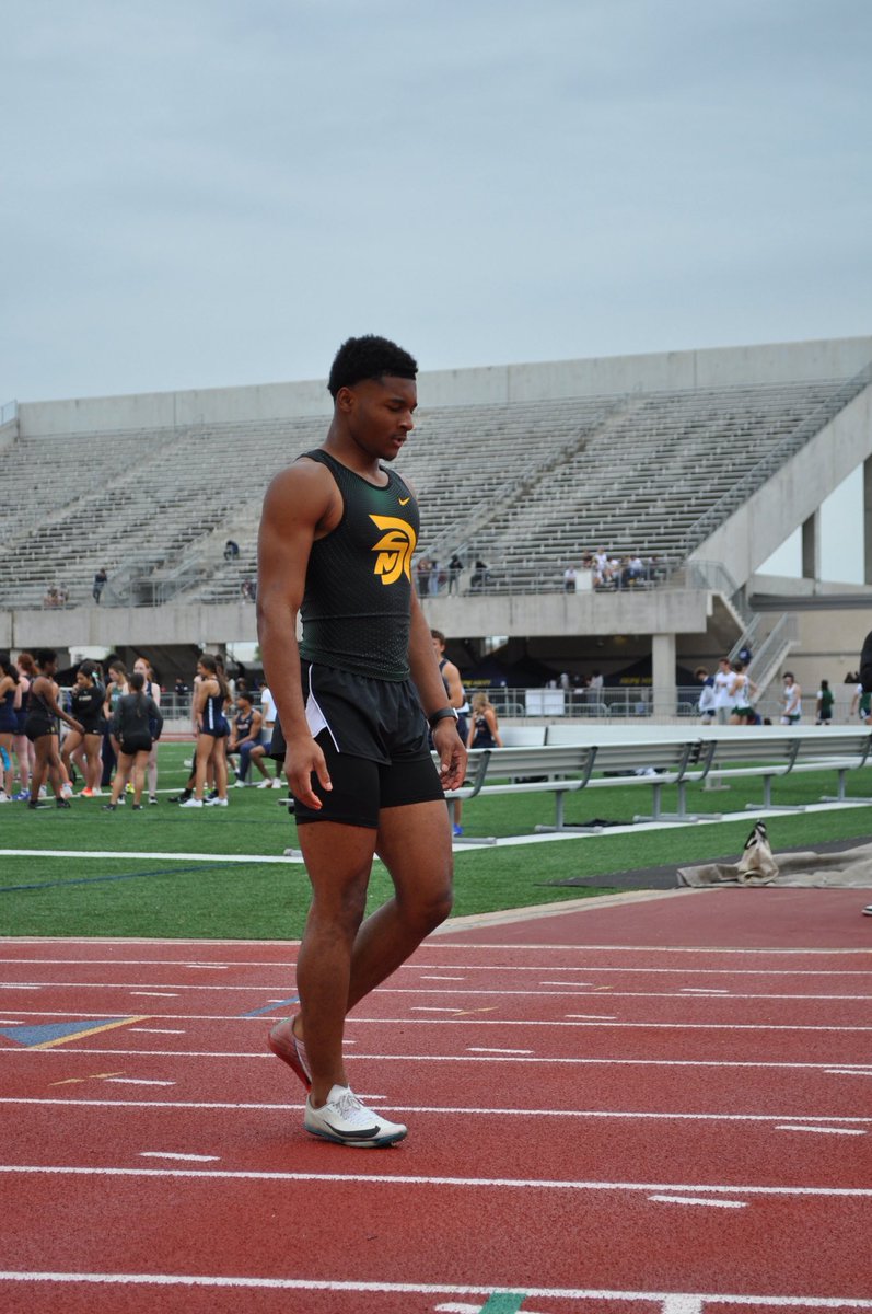 ZionWilliams13_'s tweet image. So proud to have snagged 2nd place in the area as a sophomore with a time of 10.16! Hard work pays off! 🥈✨ #ChasingGoals #OnToTheNextOne #milesplit