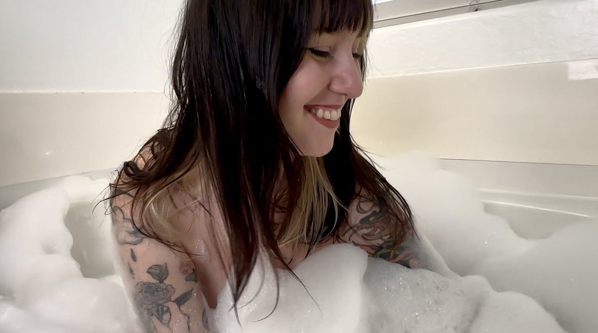 Luna Lux ππ¦π€π (@lovelunalux) on Twitter photo Had a fun content day with <a href="/serissvictoriaa/">seris victoria π½π</a> today πβ¨
New OF post coming soooon π€
#Bubbles #bubblebath #bts Had a fun content day with <a href="/serissvictoriaa/">seris victoria π½π</a> today πβ¨
New OF post coming soooon π€
#Bubbles #bubblebath #bts