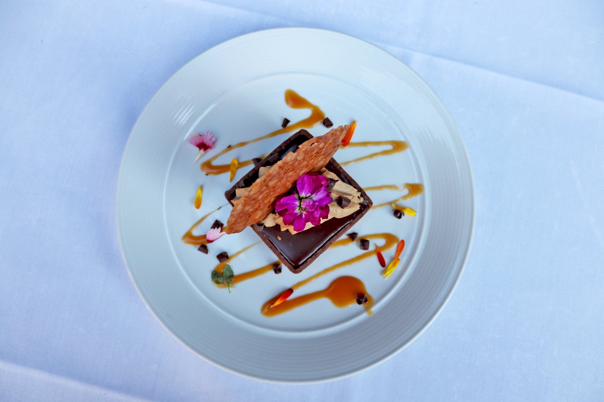If you’re a chocolate lover, you’ve got a hard decision to make on your next visit. 1&amp;3: Peanut Butter Entremets w/ peanut butter mousse, chocolate glaze, + vanilla sable cookie? Or, 2&amp;4: Chocolate Whiskey w/ coffee whip, lace brittle, + whiskey caramel? bit.ly/FHDessert