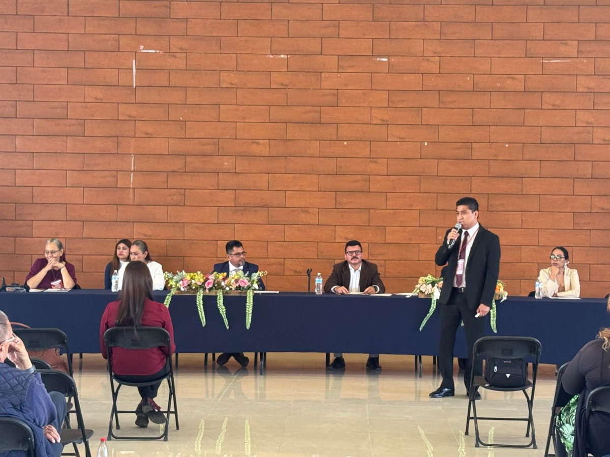 ingmemos's tweet photo. Primer día del Congreso Nacional Liderazgo Académico y de Gestión en el marco de la #NuevaEscuelaMexicana
Ponencia en el Eje 3. Inclusión de jóvenes estudiantes – Atención a la discapacidad y multiculturalidad de los
jóvenes de Educación Media Superior.
✨👨🏻‍🏫📚📝🚀  #LíderesEMSMx https://t.co/8xXINP516d