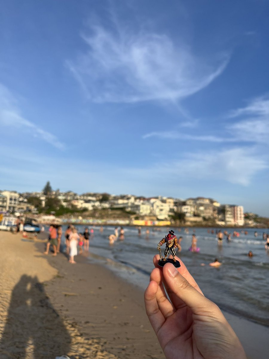 whereiscalroy's tweet photo. calroy is at bondi beach! 🏖️ https://t.co/JiS6xNBHeE