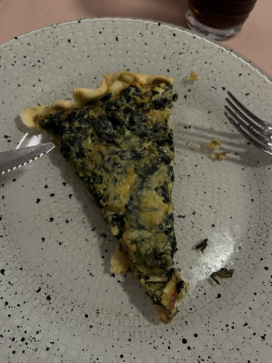 look what i cooked today hehe spinach pie

miren lo que cocine hoy jeje tarta de espinaca

🦎