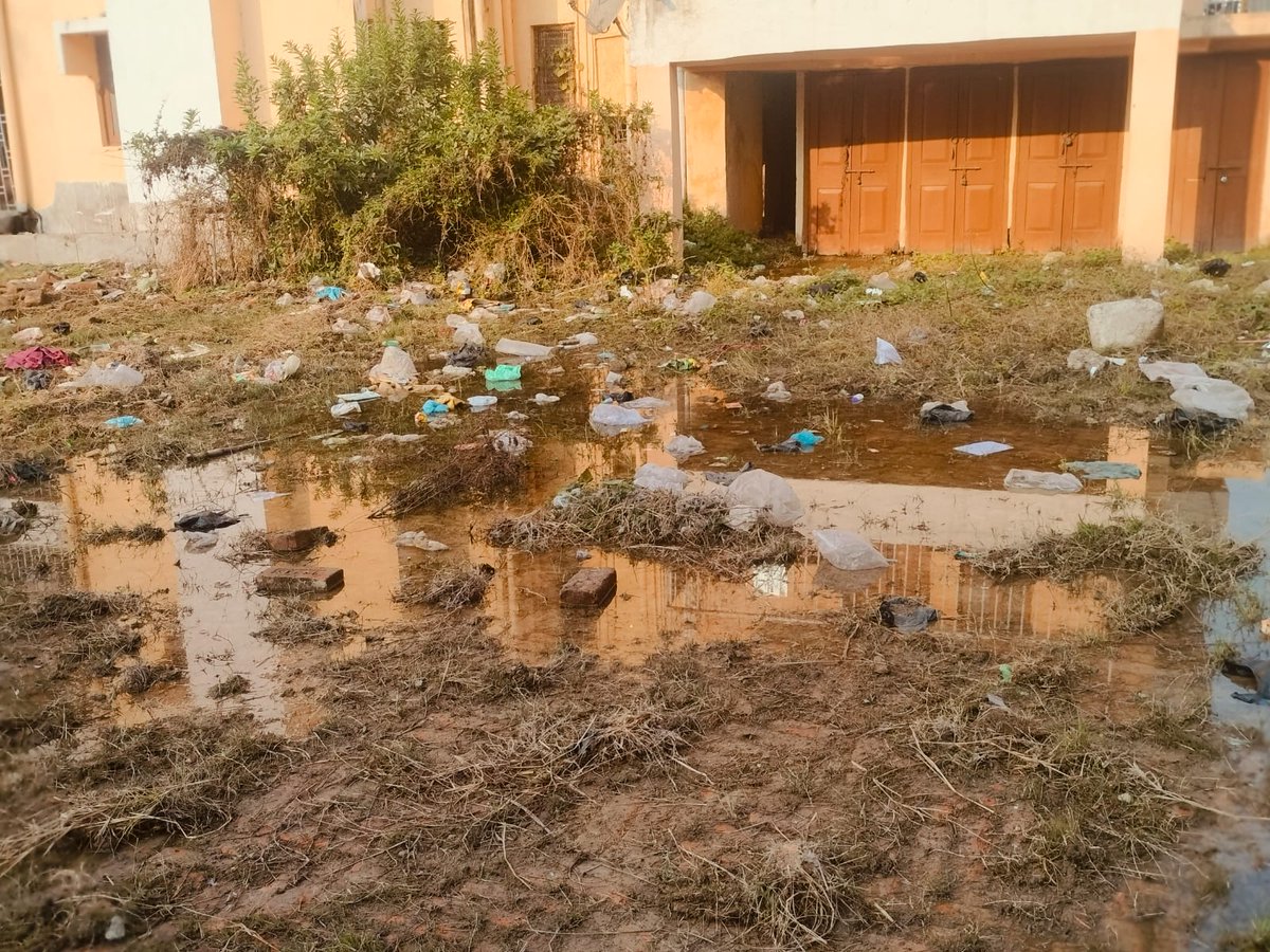 sanjaykr5323's tweet photo. P&amp;T Colony Mithaapura Muzaffarpur Bihar में आंबेडकर स्मारक के सामने JE के द्वारा पानी का पाइप जानबूझकर तोड़ा गया, काफी कहने के बावजूद ठीक नहीं करवाया जा रहा , कृपया इसपर संज्ञान में ले @IndiaPostOffice @pmgmuzaffarpur @cpmgbihar https://t.co/RMtsbEZooH