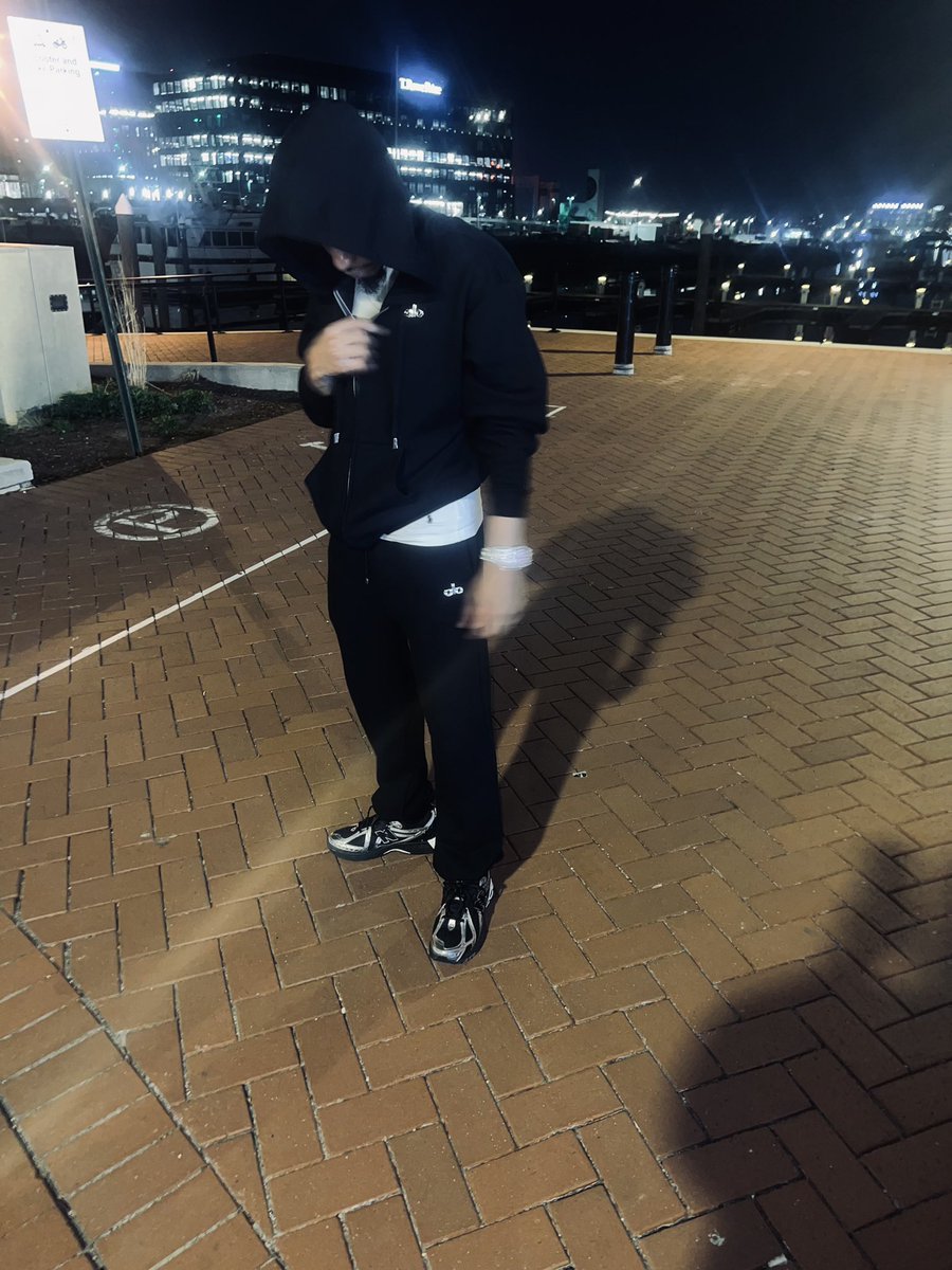 A1_Dlo's tweet photo. 4EvaLit✨💰 https://t.co/gLUlirCQGB