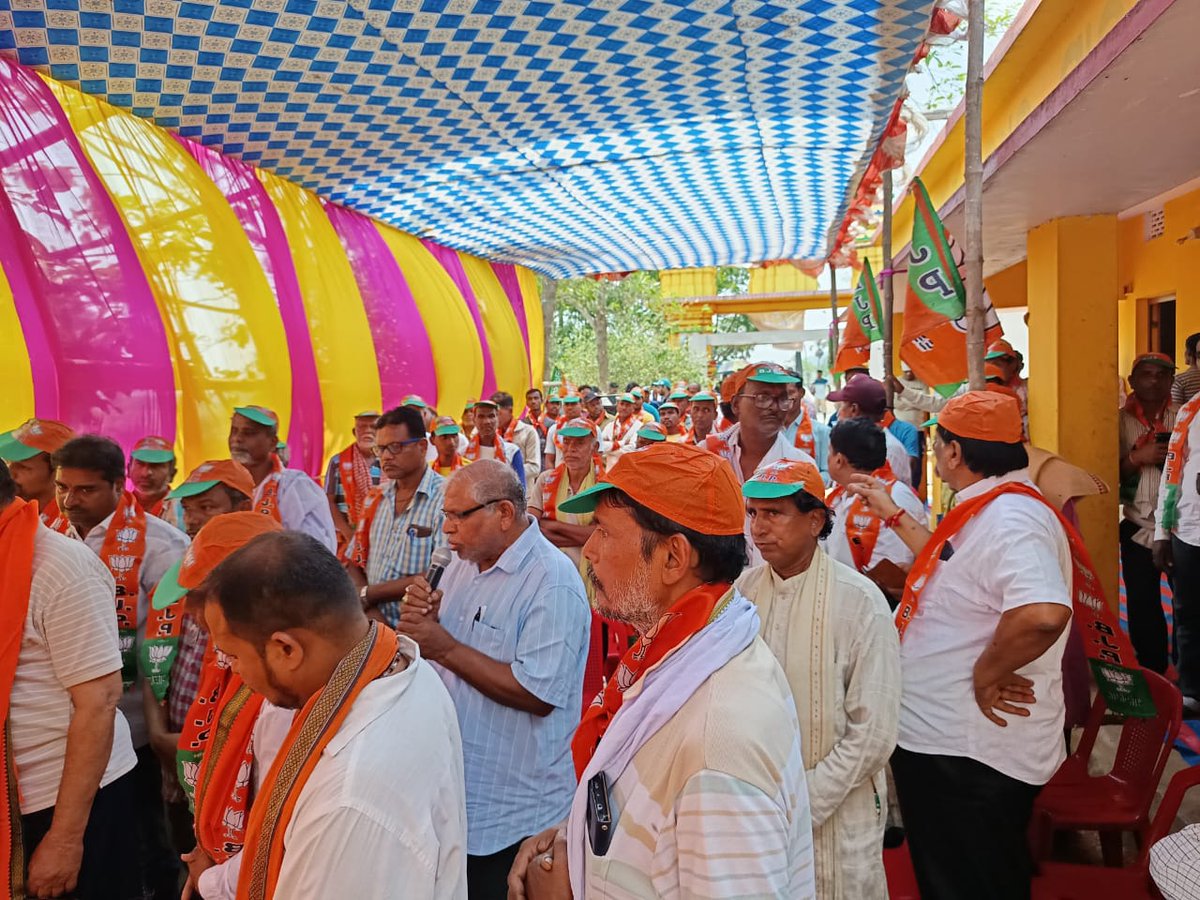 ArunPandaBjp's tweet photo. ପୁରୁଷୋତ୍ତମପୁର ଭାଟକୁମରଡା  ମଣ୍ଡଳ ର ଭାରତୀୟ ଜନତା ପାର୍ଟିର  ପ୍ରତିଷ୍ଠା ଦିବସ ପାଳନ କରାଗଲା।
ଅରୁଣ କୁମାର ପଣ୍ଡା, ରାଜ୍ୟ କାର୍ଯ୍ୟକାରିଣୀ ସଦସ୍ୟ ବିଜେପି
@BJP4Odisha
@BJP4India @dpradhanbjp https://t.co/ickUmPKCLj