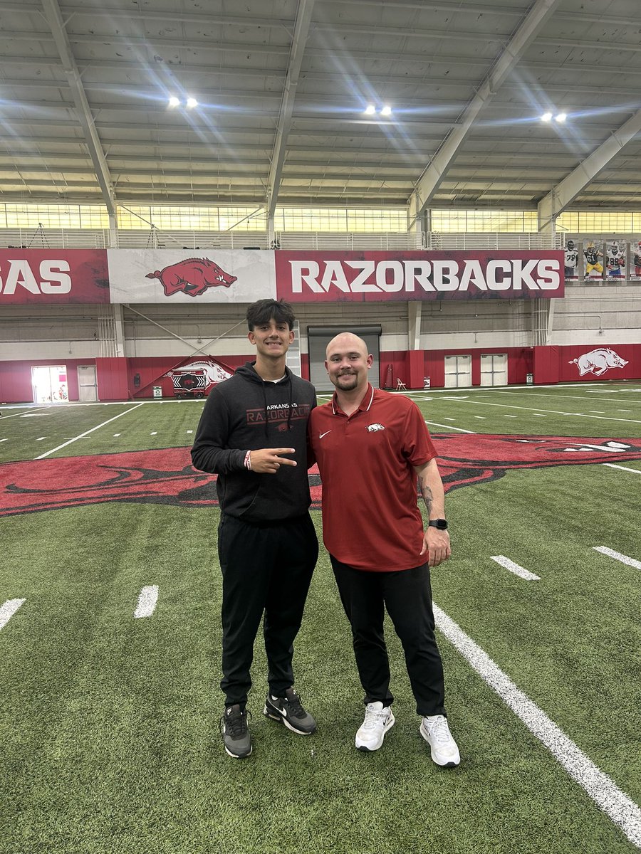 Joaquin Kavouklis QB (@joaquinkav10) on Twitter photo Had an amazing visit today!! Great to catch back up with <a href="/CoachSamPittman/">Coach Sam Pittman</a> <a href="/CoachBPetrino/">Bobby Petrino</a> and <a href="/FishbackMiles/">Coach Miles Fishback</a>!! Go Hogs🐗🐗 | <a href="/baylintrujillo/">Baylin Trujillo</a> <a href="/Thatdudezae1/">Coach Azadrean Yarde</a> <a href="/Kelvin_Broome/">Coach KB</a> #gohogs #SEC #razorbacks #WPS Had an amazing visit today!! Great to catch back up with <a href="/CoachSamPittman/">Coach Sam Pittman</a> <a href="/CoachBPetrino/">Bobby Petrino</a> and <a href="/FishbackMiles/">Coach Miles Fishback</a>!! Go Hogs🐗🐗 | <a href="/baylintrujillo/">Baylin Trujillo</a> <a href="/Thatdudezae1/">Coach Azadrean Yarde</a> <a href="/Kelvin_Broome/">Coach KB</a> #gohogs #SEC #razorbacks #WPS