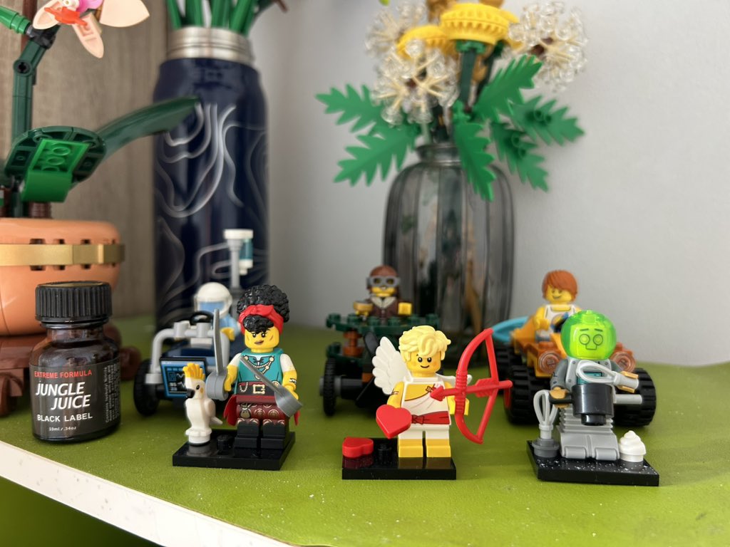 chonkychinito's tweet image. My growing toy collection. #legos #minifigures #alter #altercebu