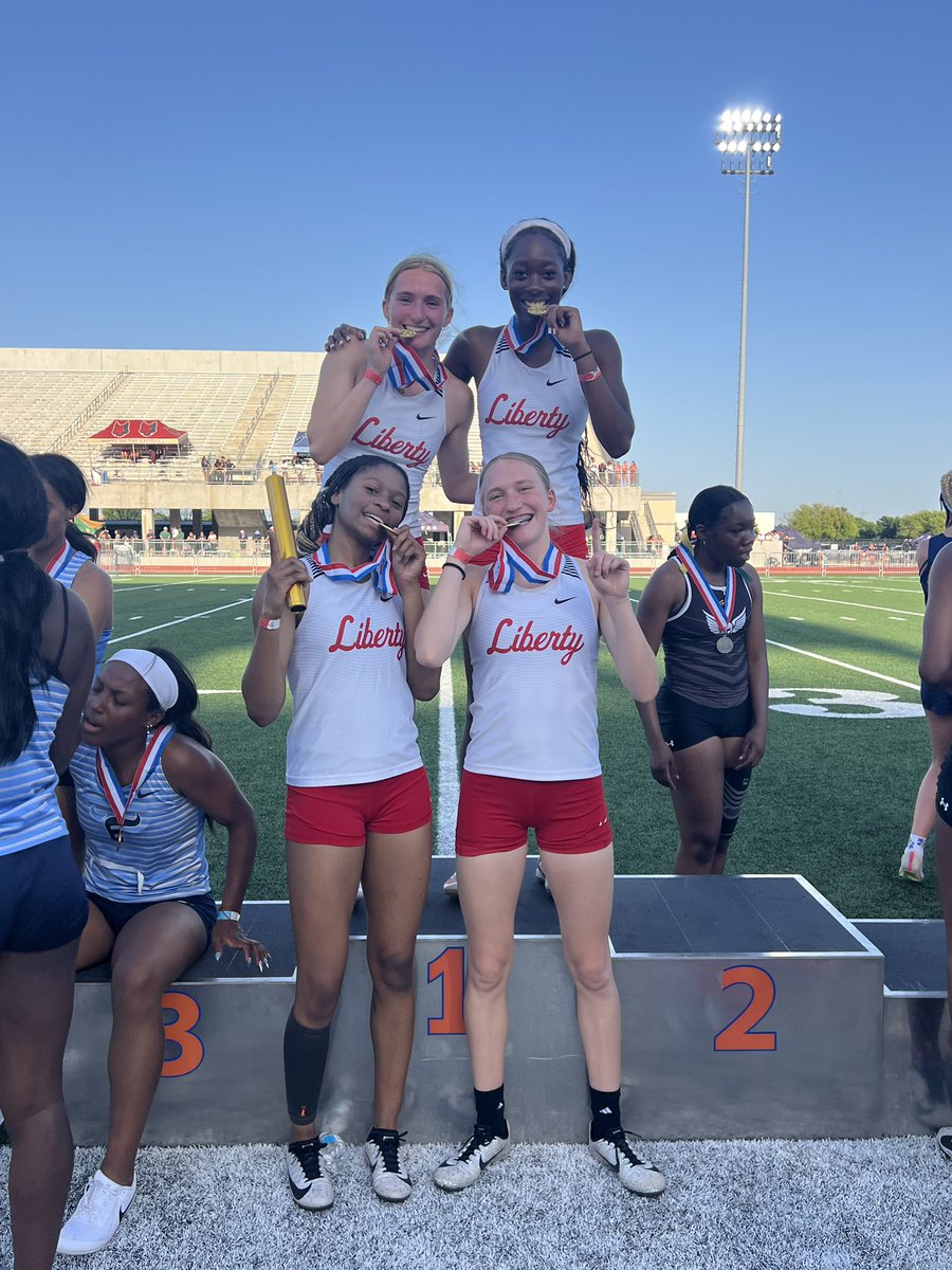 Running Redhawks tweet media