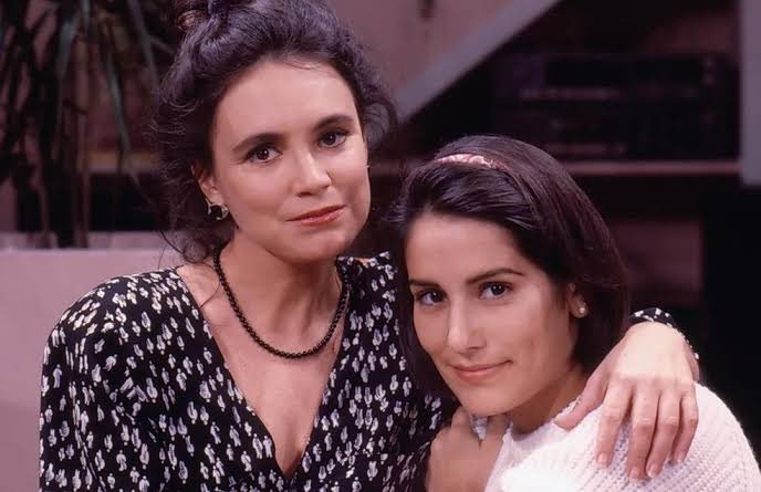tracklist's tweet photo. Reveja cenas que já foram exibidas no remake de #ValeTudo e como esses mesmos momentos foram apresentados na versão original da novela 📺

#ThreadTracklist https://t.co/ryrj2tvmCR
