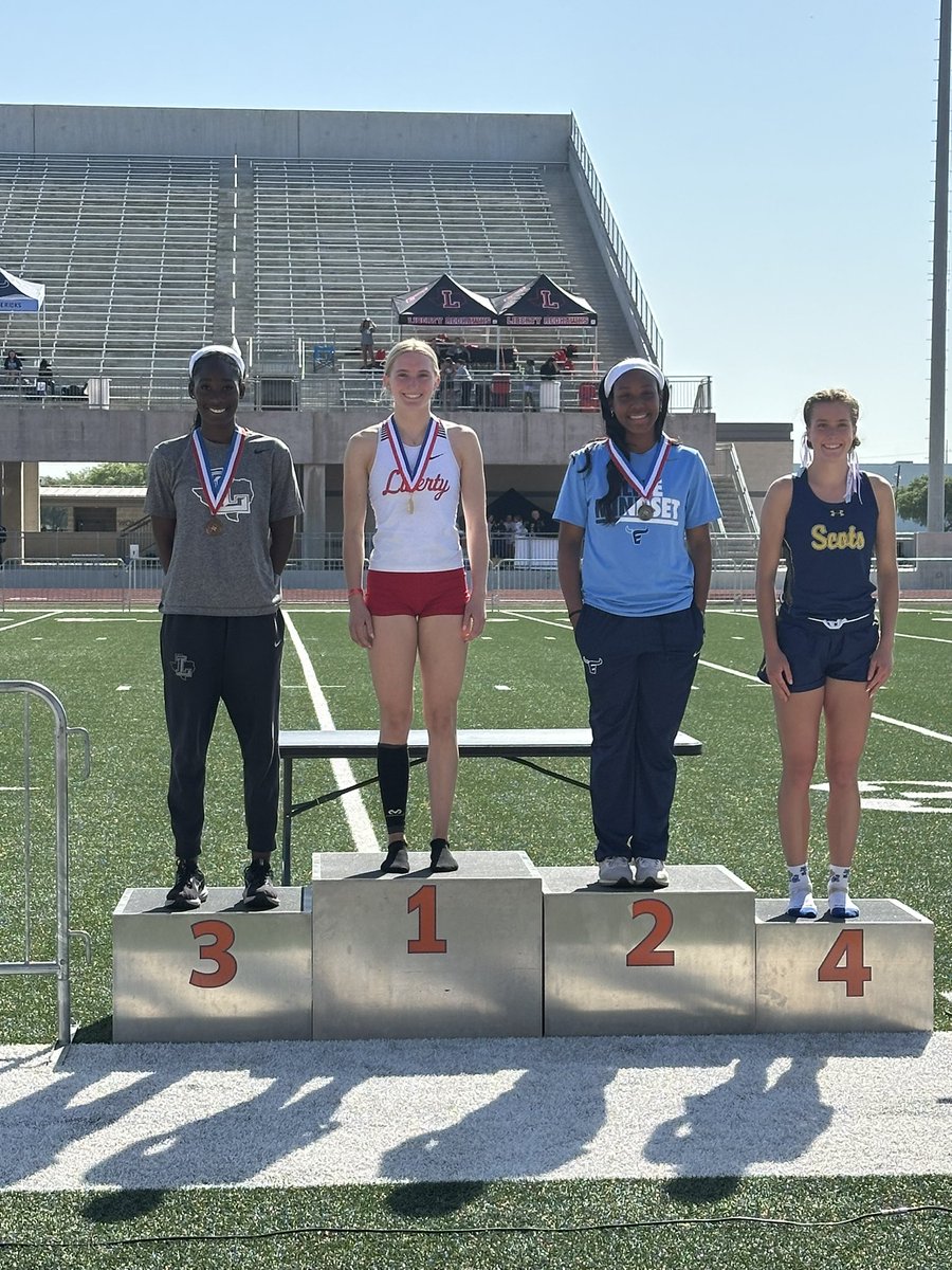 Running Redhawks tweet media