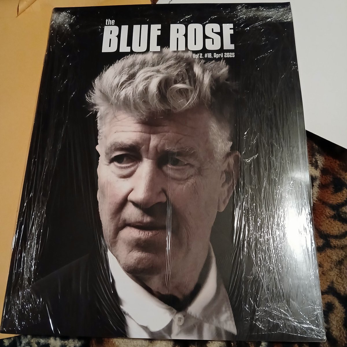 KDavJeff's tweet photo. There it isss....Wrraaapppeedd in Plasssticcc. The end of an era. The Special Final Issue of @BlueRoseMag1 honoring @davidlynch
#BlueRoseMagazine #DavidLynch https://t.co/6hN2qenOGo