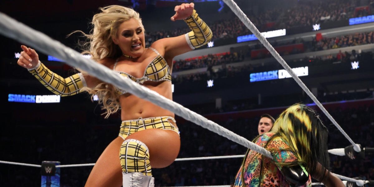 ClockHitsTiffy's tweet photo. Some girlies like Naomi were meant to glow.

Luckily for me, I was meant to shine! ✨💅🏼

Which that’s exactly what I did tonight. Everyone around here can underestimate me now but when that clock stops ticking and it hits Tiffy Time? They’re gonna wish they paid more attention. https://t.co/qaHiSKxNRr