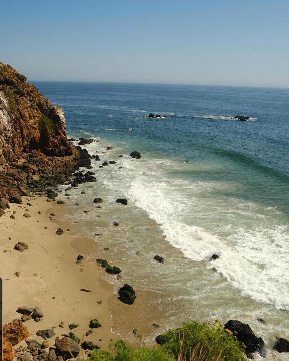 Great beach day in #Malibu.

📷 by: @xsontinax