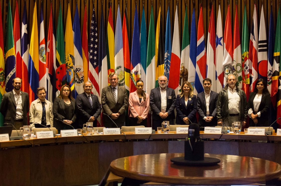 UNESCO Santiago (@unescosantiago) on Twitter photo (1/3) La directora de la <a href="/UNESCOSantiago/">UNESCO Santiago</a>, <a href="/ekuischlaroche/">Esther Kuisch Laroche</a>, en el seminario “Código abierto para una #IA responsable en Chile”, organizado por <a href="/Inria_Chile/">Inria Chile</a>, <a href="/min_ciencia/">Ministerio de Ciencia</a> y <a href="/cepal_onu/">CEPAL</a>. #IAResponsable #CódigoAbierto (1/3) La directora de la <a href="/UNESCOSantiago/">UNESCO Santiago</a>, <a href="/ekuischlaroche/">Esther Kuisch Laroche</a>, en el seminario “Código abierto para una #IA responsable en Chile”, organizado por <a href="/Inria_Chile/">Inria Chile</a>, <a href="/min_ciencia/">Ministerio de Ciencia</a> y <a href="/cepal_onu/">CEPAL</a>. #IAResponsable #CódigoAbierto