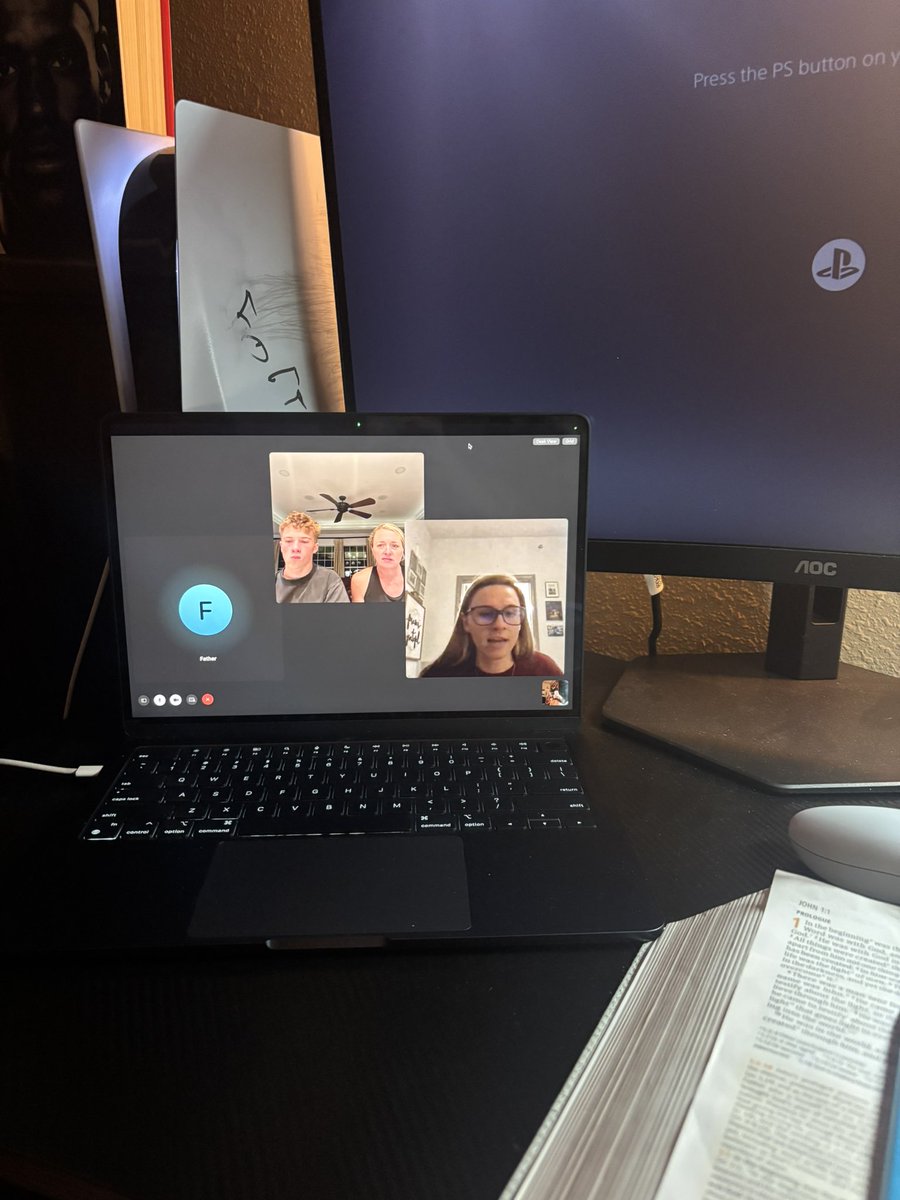 Brockmiller27's tweet photo. Bible study #3 for the Millers today, God is moving!!!! @lsmiller77 @ash13ymiller @chancemiller25 https://t.co/mWesJZJ5Ko