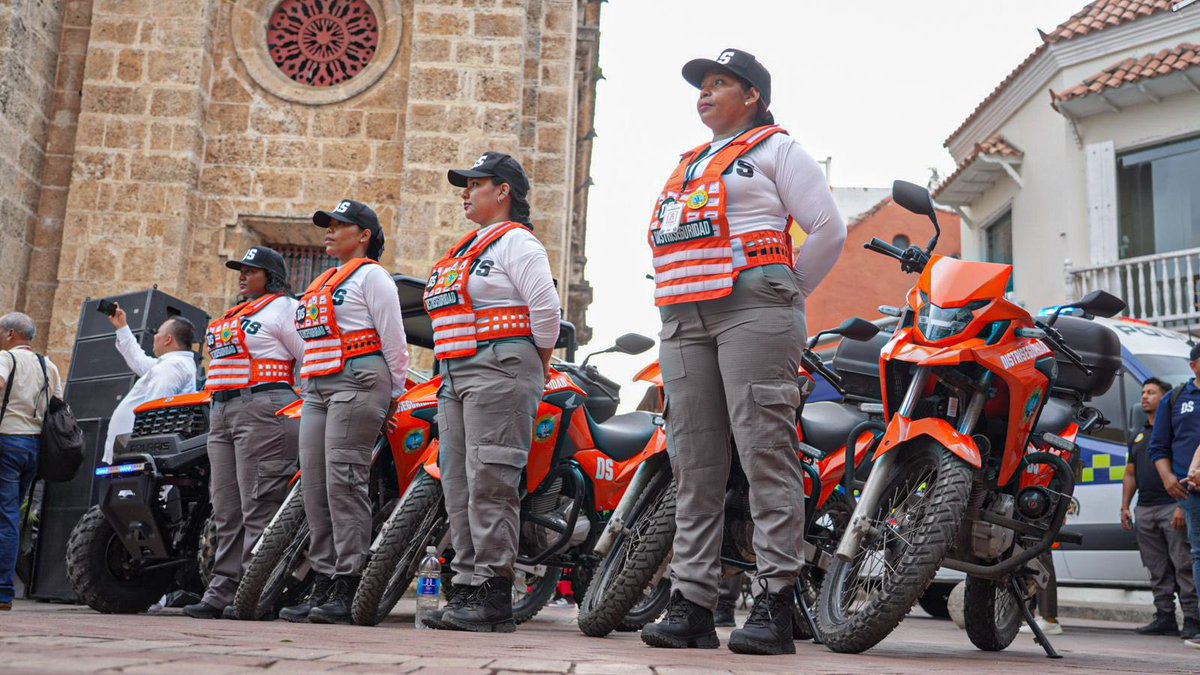distrisegctg's tweet photo. lanzamiento de la temporada turística de semana Santa en Cartagena.

Desde Distriseguridad garantizaremos los entornos seguros en los espacios públicos de nuestras playas, centro histórico y principales lugares turísticos de la ciudad. https://t.co/2I0URexH1V