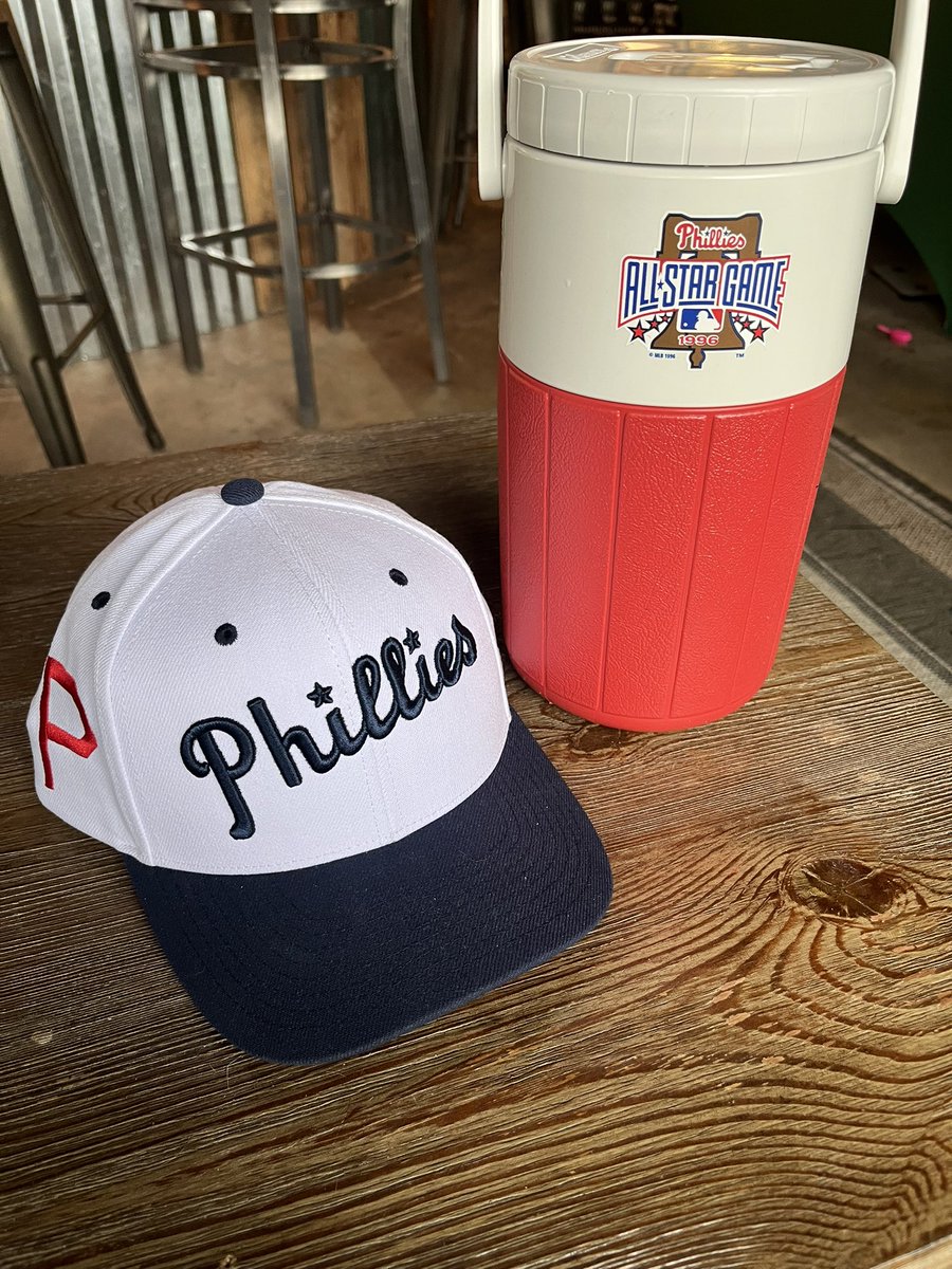 Brutonious15's tweet photo. @MNFlagshipStore @Phillies @mitchell_ness Can confirm 🔥 https://t.co/sfgQyJzVzR