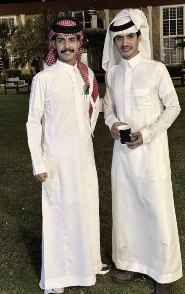 m2iiio's tweet photo. "لي رفيق بالوفىَ يسوى مخاليق
وفيّ خوته تعرف وش معنى الرفاقه"
#محمد_بن_مفرح #سعيد_الخليفي
#تدشين_محزمك https://t.co/37GnmbXO5u