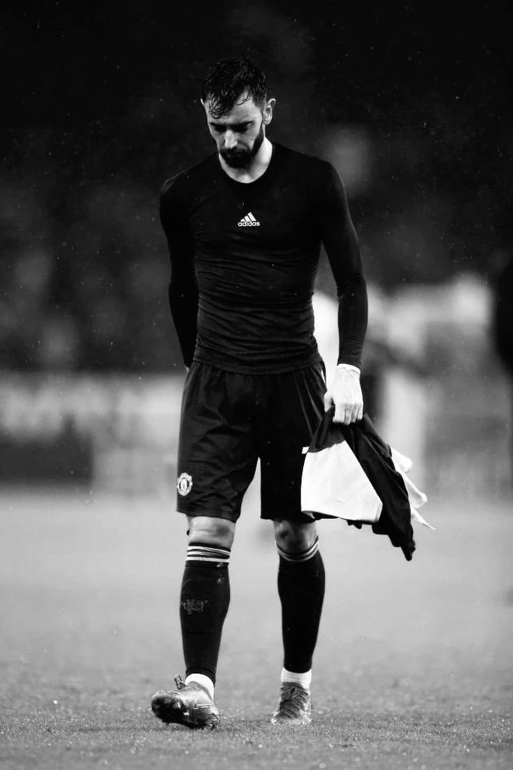 ij65l's tweet photo. De gea 2021.                    Onana 2025 https://t.co/iV8uKPxfUg