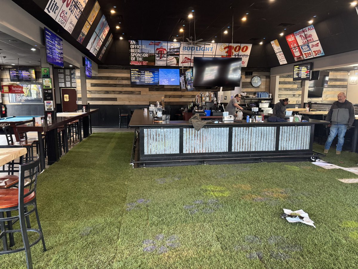 KeithSalmon1's tweet photo. Sod on plastic  looking a little different these days. Happy Masters week https://t.co/2s4ITktaU8