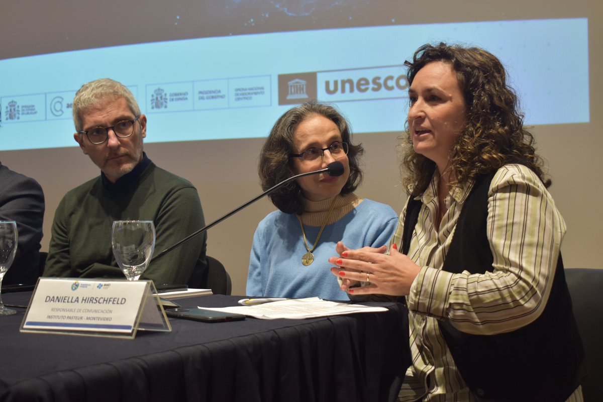 AUCI Uruguay🇺🇾 (@auciuruguay) on Twitter photo El director de #AUCI, <a href="/Clavijo_Martin/">Martin Clavijo</a>, cerró el encuentro y manifestó que “este evento sea solo el comienzo de nuevas colaboraciones, más redes y más políticas públicas informadas por el conocimiento” El director de #AUCI, <a href="/Clavijo_Martin/">Martin Clavijo</a>, cerró el encuentro y manifestó que “este evento sea solo el comienzo de nuevas colaboraciones, más redes y más políticas públicas informadas por el conocimiento”