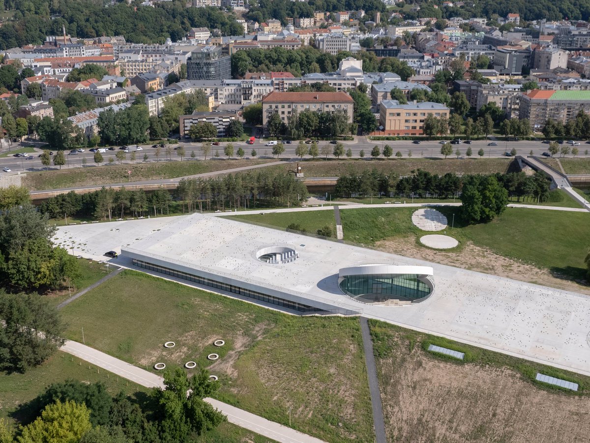 beep_roadrunner's tweet photo. Science Island Museum / SMAR Architecture Studio

The new Science Island Museum (Mokslo Sala) will be the heart of Nemunas Island. Shaped by the land, it connects to nature and city. Roof openings serve as stages, blending into the park.

ArchDaily
https://t.co/NRRankRYaz https://t.co/prEOfG4kQA