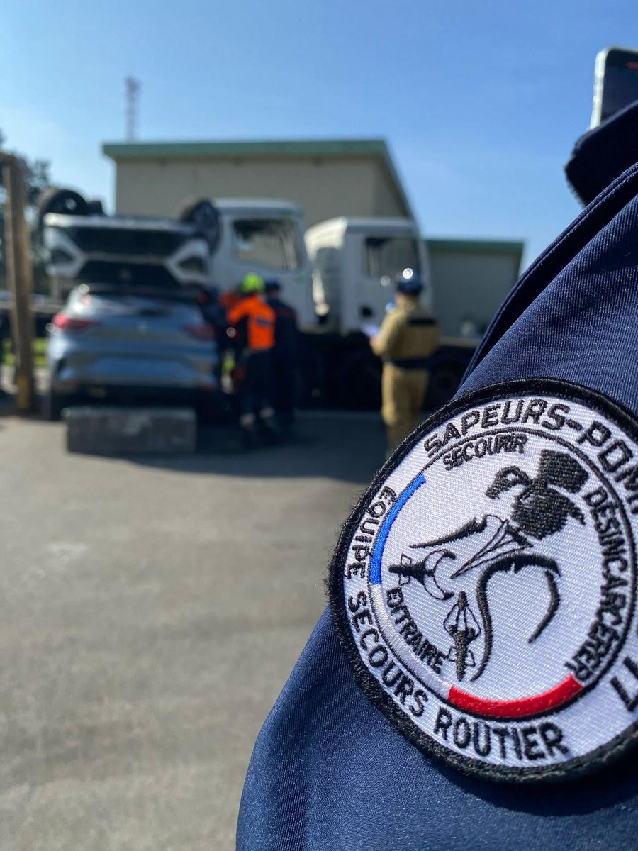 Lupins_77's tweet photo. Merci à l’Okto team @sdis91 pour l accueil lors de cette 4ème édition de l entraînement zonal des 4 sdis franciliens @Sdis77 @Sdis_95 @ESR951   @pompiers78 @Extrac78 
Go to Châteauroux ! @pompiers36 
 @renaultgroup  @MilwaukeeTool 
👍
#secourir #desincarcerer #extraire https://t.co/L10WAuwYXM