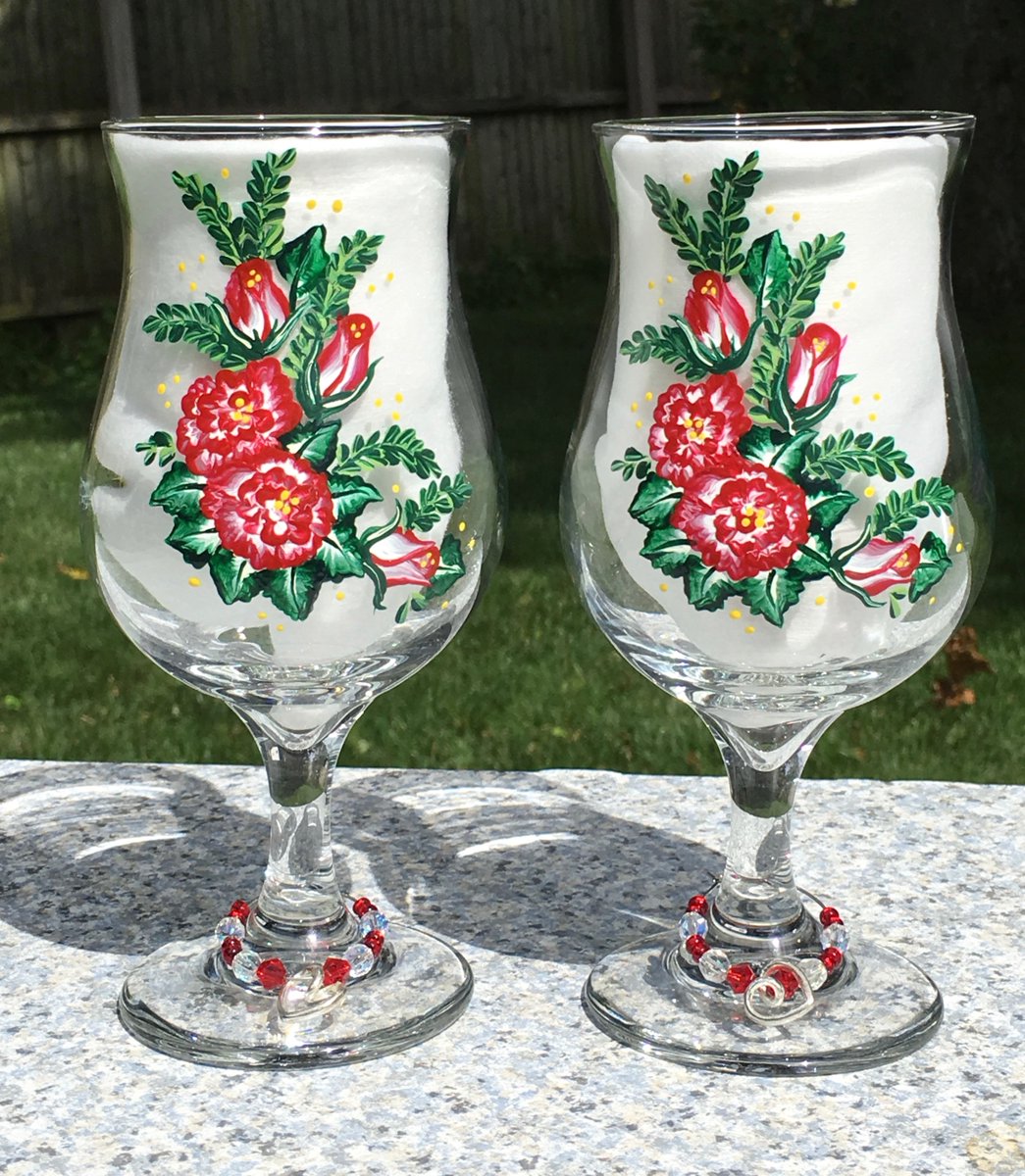 Hand painted glasses with red roses etsy.com/listing/560241… #handpainted #glasses #redroses #SMILEtt23 #mothersdaygift #CraftBizParty
