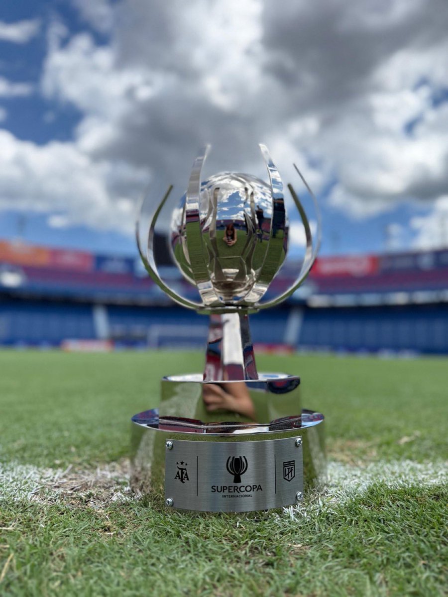 #Vélez |🚨AFA confirmó que por motivos de organización, la final entre el Fortín y Estudiantes por la Supercopa Internacional, se pasa para el domingo 6/7

ℹ️Estaba pactada para el sábado 5

<a href="/GambetaLP/">Gambeta</a>