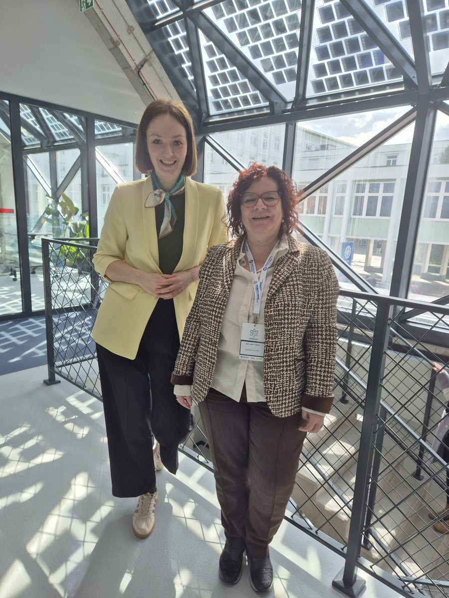 BrzeczekSzafran's tweet image. Two days of Science Days at @polsl_pl have started today, kicked off with a fantastic talk on the importance of thermal energy storage, the challenges of social acceptance of emerging technologies, and the role of sustainable #PCMs by Prof. @luisafcabeza

#TES
@greiaudl