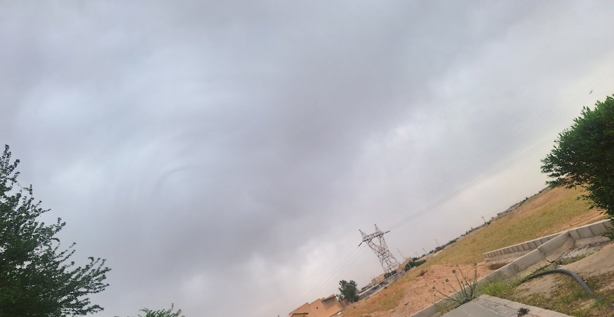 Farshad6305's tweet photo. بله اقای چاووشی ...
دیگر این ابر بهاری جان باریدن ندارد... https://t.co/zAVEOwD56C