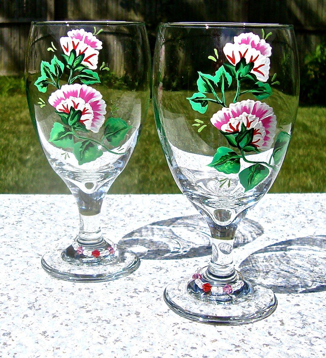 Mothers day gift etsy.com/listing/227333… #MothersDay #giftsformom #paintedglasses #SMILEtt23 #etsyshop #craftbizparty