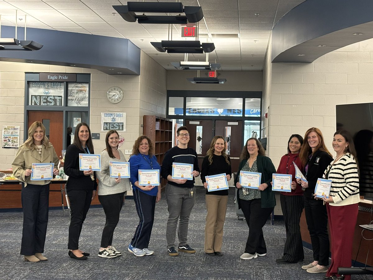 Erin Lyons-Barton (@lyons_barton) on Twitter photo Congrats to Francesca Macias Edisonโs Teacher of the Year. Congrats to all the runners up as well. Well deserved. <a href="/MeridenK12/">Meriden K12</a> <a href="/EMSKowalchukAP/">David Kowalchuk</a> <a href="/pvcivitello/">Peter Civitello</a> <a href="/SullivanKowalsk/">Patricia Sullivan-Kowalski</a> Congrats to Francesca Macias Edisonโs Teacher of the Year. Congrats to all the runners up as well. Well deserved. <a href="/MeridenK12/">Meriden K12</a> <a href="/EMSKowalchukAP/">David Kowalchuk</a> <a href="/pvcivitello/">Peter Civitello</a> <a href="/SullivanKowalsk/">Patricia Sullivan-Kowalski</a>