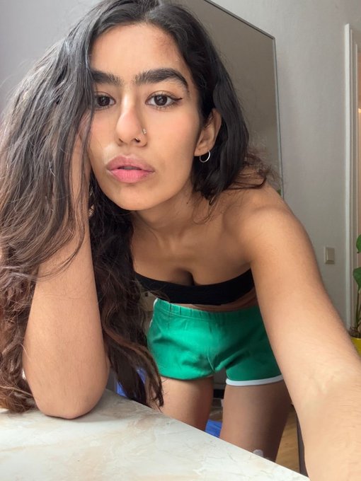 Watch Luna ☾'s leaked NSFW photo on TwXstars