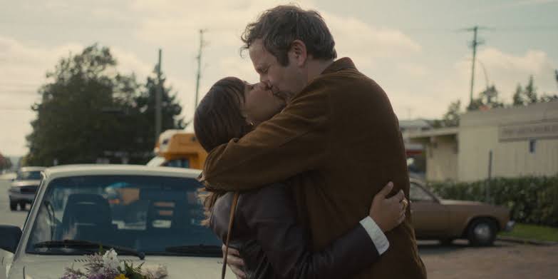 Deepansh75's tweet photo. BLACK MIRROR season 7 episode 1 'Common People' Review: The episode is much more than the usual commentary on sinister subscription models and late-stage capitalism. For me, what stands out the most is how capitalism systemically breaks down relationships; causing rifts, disagreements. 

At the end of the day, we are fighting a battle we can never win. No amount of overtime/extra shifts can save us from basically ending up broke. One health crisis is all it takes to completely fall off the track. 

The final shot of the husband with a missing tooth (and the goth couple setting the crib on fire) really put things in perspective.

Human race is fucked. That's the point. And it's sad.