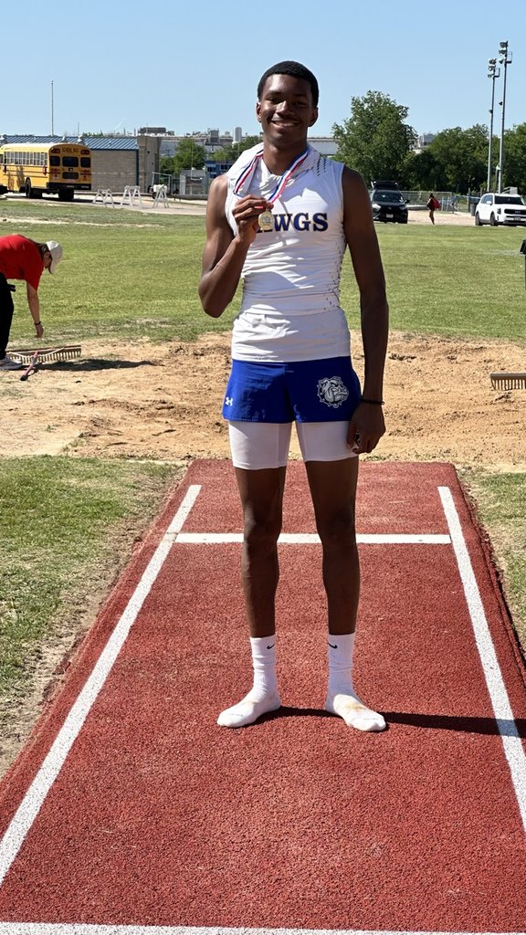 Field Event Regional Qualifiers!! 
Leela Fitzpatrick- 2nd place discus 
Jacob Lindsey -3rd place pole vault
Ava Casson- 1st place High jump
Arthur Miller 1st triple jump
Leela Fitzpatrick 3rd shot put