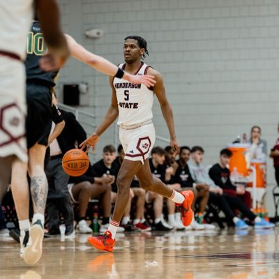 jakelieberman2's tweet photo. 6'6 guard/wing Matthew Mayes out of Henderson State (D2) tells me that he's now receiving interest from SIUE, Montana, North Dakota State &amp; Canisius. 

Averaged 12.1 points, 5.4 rebounds, 2.9 assists &amp; 2.5 steals.

Mayes is represented by (@WEAVE). https://t.co/CtDu638L8S