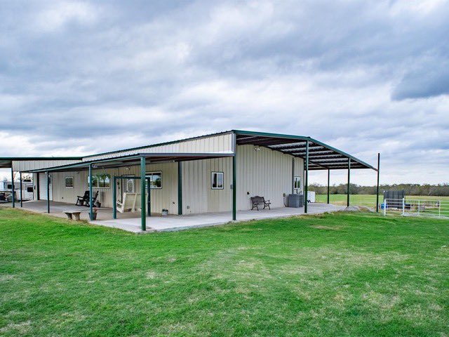 FARMFLIP's tweet photo. Feature #Farm: Big Hill Ranch in Limestone Co., TX, is a cattleman's dream. This 175 +/- acre family ranch offers the operational aspects of a cattle ranch as well as a new custom-built barndominium. Offered by Brittany Jackson, with Sadler Land &amp; Realty. https://t.co/8N7LhKTwow https://t.co/gbi1nhyirG