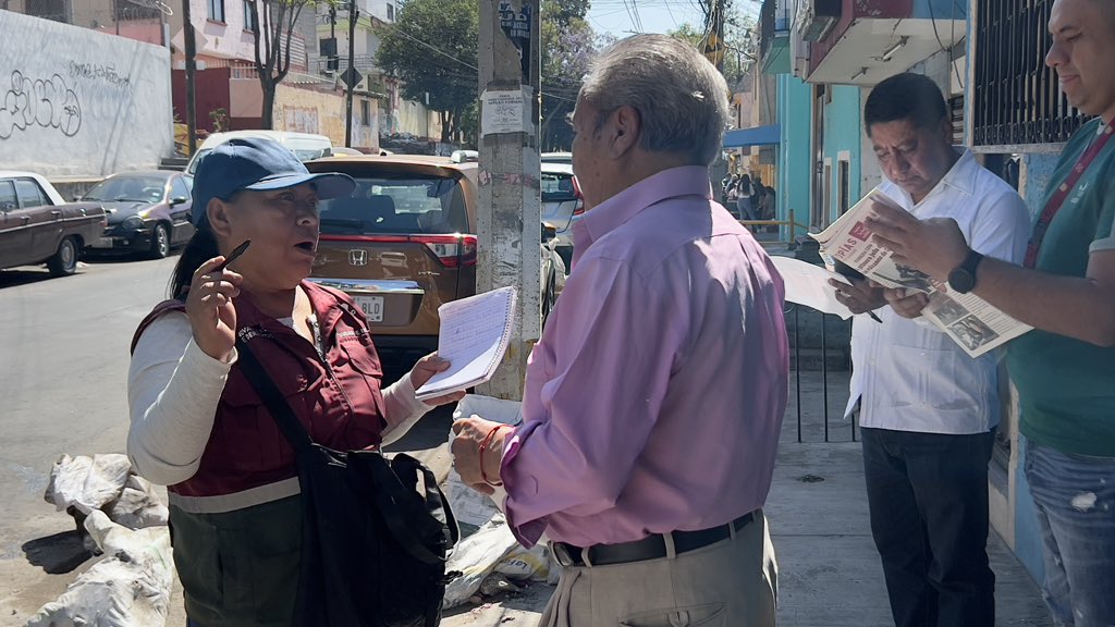 La jefa de de Gobierno la Lic. <a href="/ClaraBrugadaM/">Clara Brugada Molina</a> encabezó la jornada de Gobierno Casa x Casa en la alcaldía Álvaro Obregón. En compañía de su gabinete de gobierno recorrieron las calles de la colonia Lomas de Becerra en donde escucharon las peticiones de las y los vecinos.