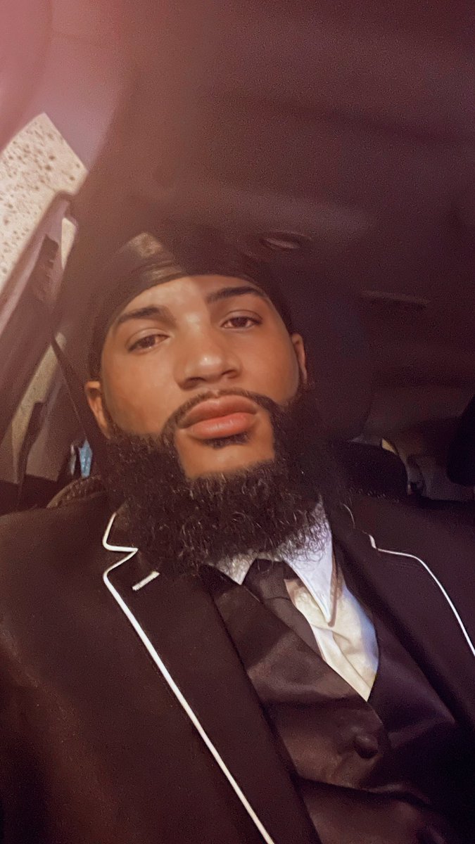 Mogul100's tweet photo. turn a bad bih down n make her question herself https://t.co/tYDSF4jgkD