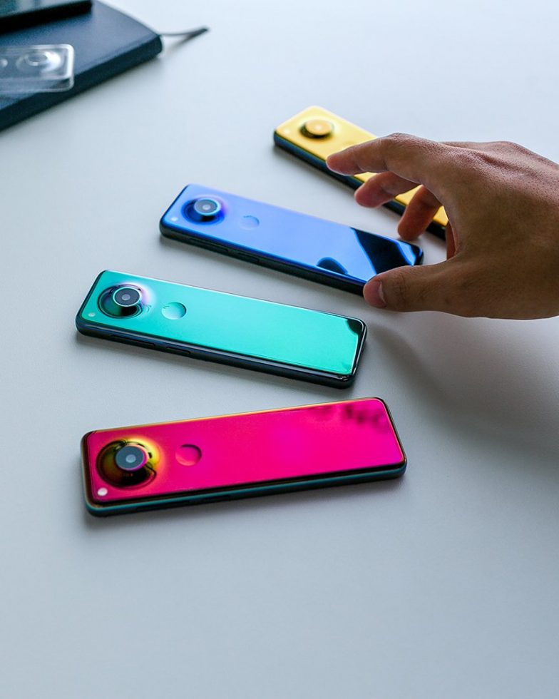 techvamp's tweet photo. With A.I being so huge now with app commands and everything, a phone like this probably seems more reasonable doesn't it?
#FailedDreams #essential #ProjectGem https://t.co/zHBoGiqQTz