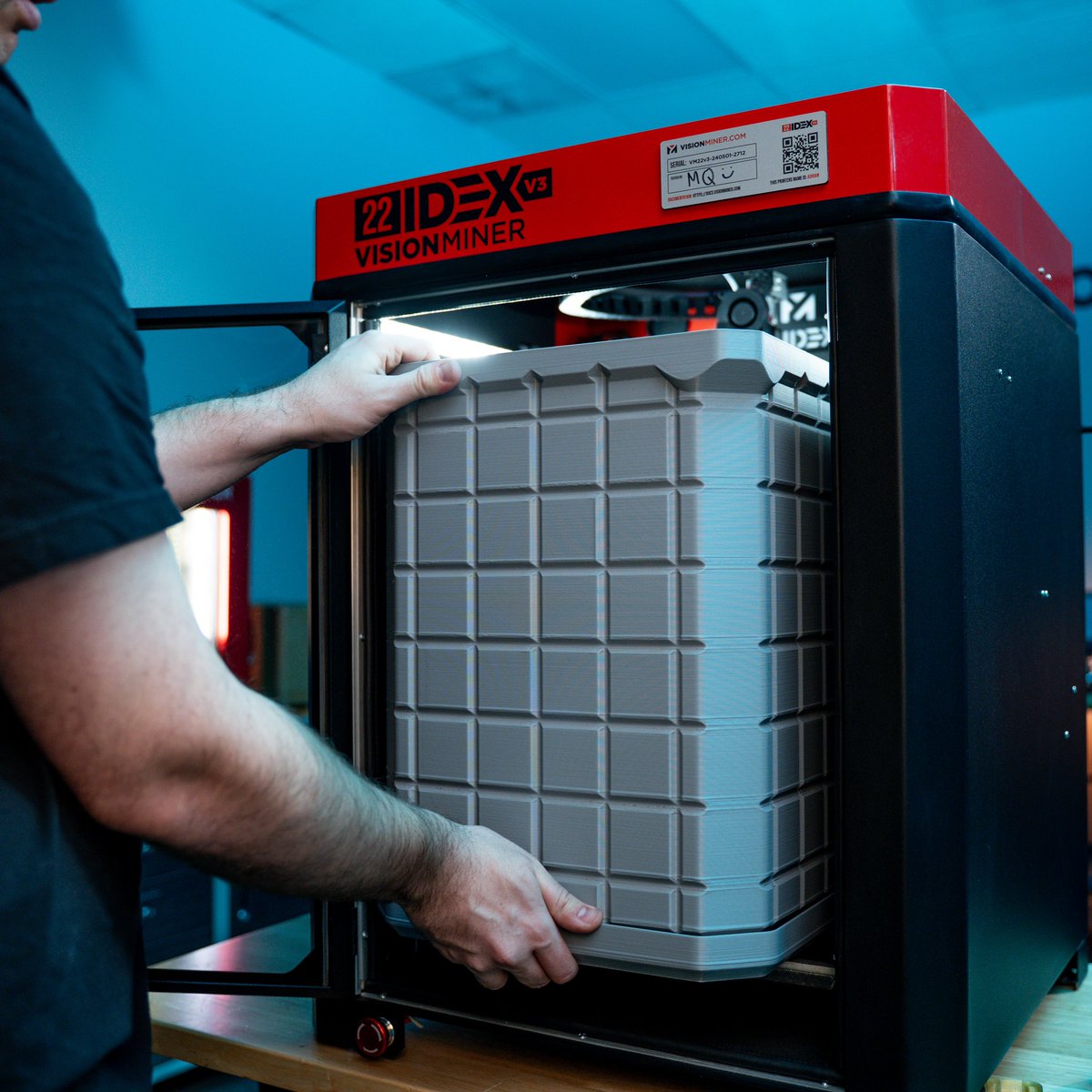 VisionMiner's tweet photo. Warp-free large prints? The 22 IDEX makes it happen with a heated chamber + bed. #3DPrinting #PEKK #PPSU #CFPA6 #cfnylon https://t.co/LTl0iZ21dM